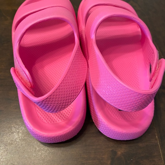 Fabkids Pink Casual Sandals for Summer women’s size 12.5.  NWOT - Picture 9 of 10